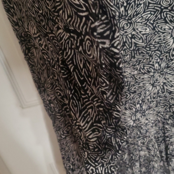 Valcom Stone Row French Collection Dress. - Picture 3 of 8